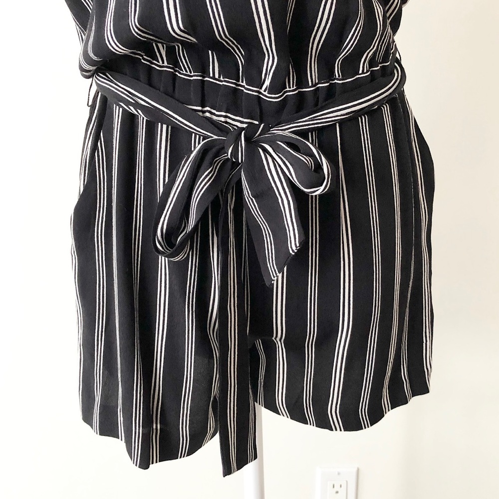 LOFT | Petite Striped Flutter Sleeve Romper NWOT - Picture 6 of 15